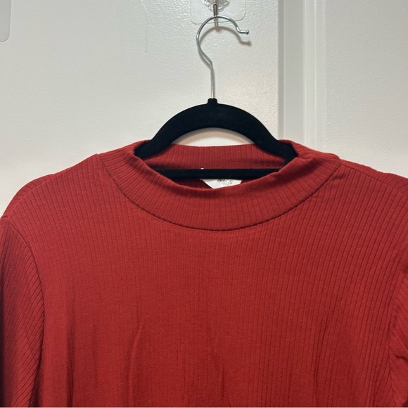 Cyrus Women's Long Sleeve Top in Rich Red - Picture 5 of 12